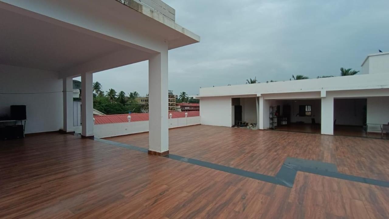 Fabexpress Neo Calangute Beach Resort Екстер'єр фото