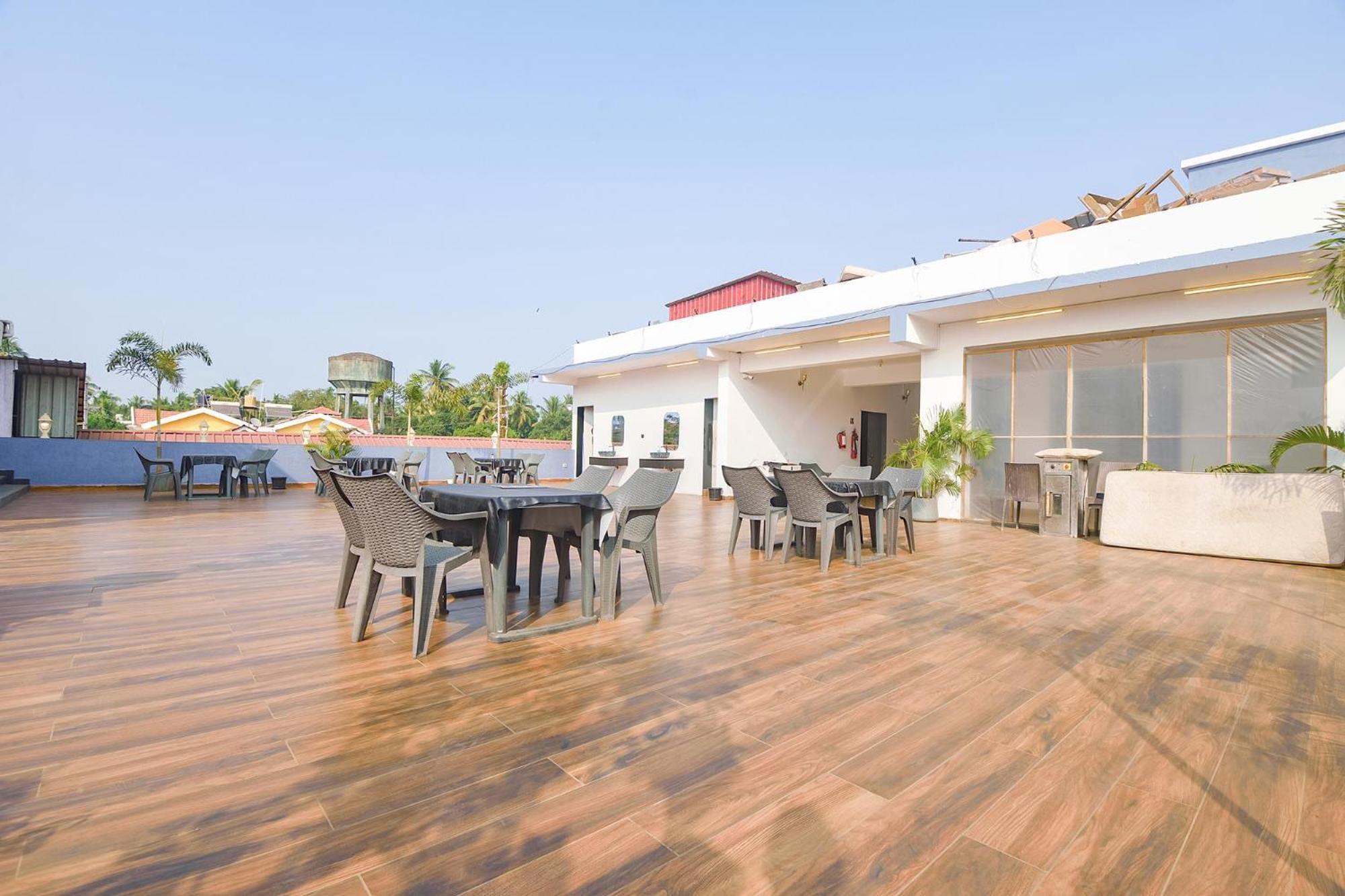 Fabexpress Neo Calangute Beach Resort Екстер'єр фото