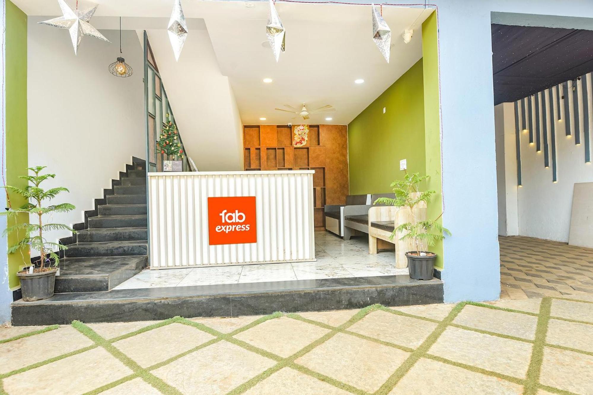 Fabexpress Neo Calangute Beach Resort Екстер'єр фото